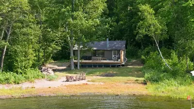 Detached in Carling