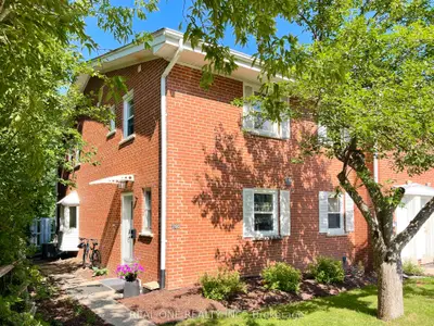 Condo Townhouse in Waterloo