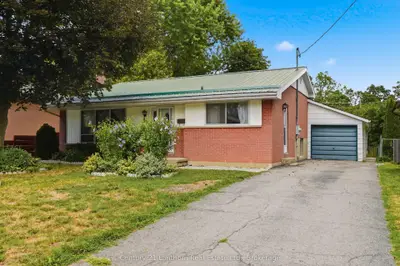 Detached in Belleville