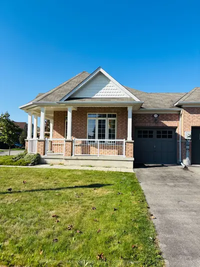 Att/Row/Townhouse in Woodstock