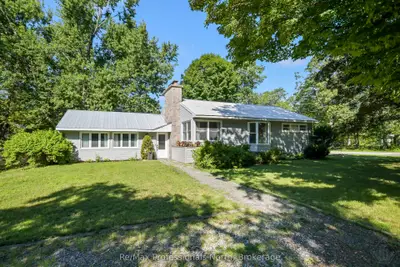775 Muskoka Beach Road, Gravenhurst, On P1p 1a7