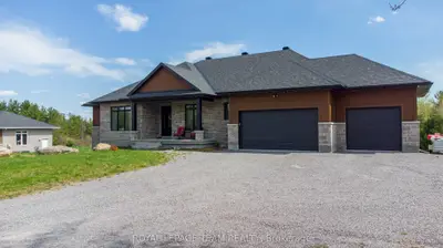 80 Raymond Luhta Crescent, Mcnab/braeside, On K7s 3g8