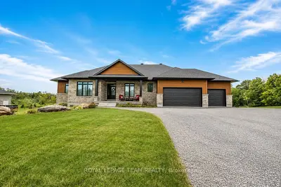 80 Raymond Luhta Crescent, Mcnab/braeside, On K7s 3g8