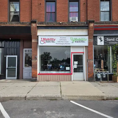 10 Main Street W, Smiths Falls, On K7a 1m5