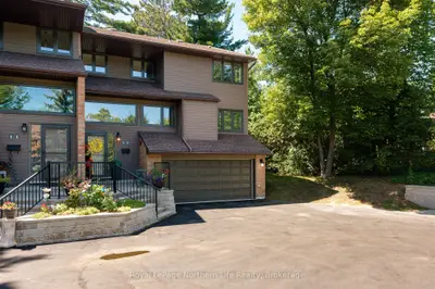 Semi-Detached Condo in Callander