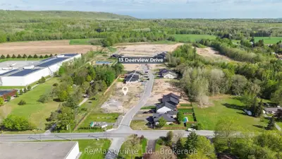 13 Deerview Drive, Quinte West, On K8v 0l8