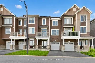 Att/Row/Townhouse in Kanata