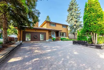 Detached in Thunder Bay