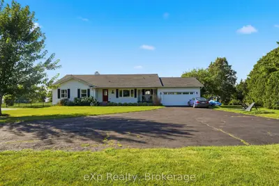 2352 County Road 3, Prince Edward County, On K0k 1l0