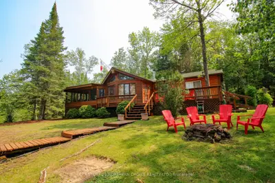 Detached in Kenora Remote Area