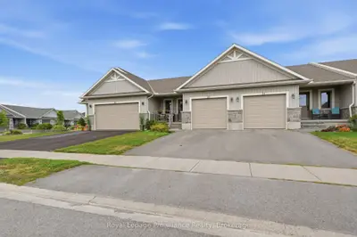 Att/Row/Townhouse in Belleville