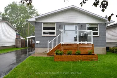 Detached in Gananoque
