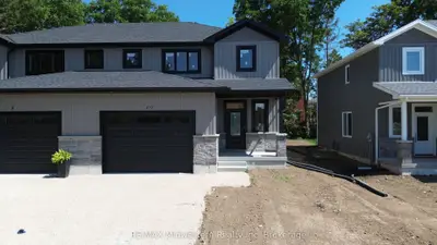 10 Roberts Street, Huron East, On N0k 1w0