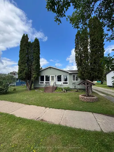 Detached in Atikokan