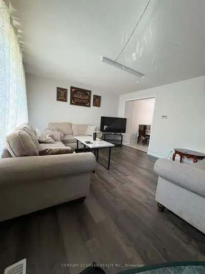 32 Elvira Crescent Main & 2nd, London South, On N6e 2p4