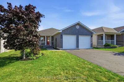 23 Mount Grove Crescent, Prince Edward County, On K0k 3l0