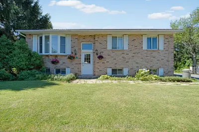 38 William Street, Stone Mills, On K0k 2s0