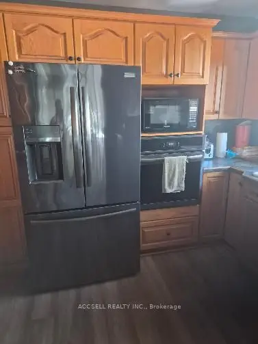 28 E Bridle Path Road E, Chatham-kent, On N8a 4z3
