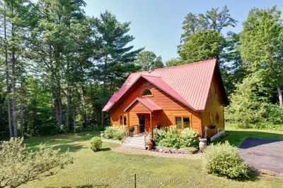 242 Deer Lake Road, Huntsville, On P0b 1l0