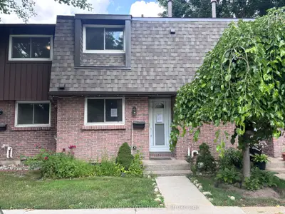 Condo Townhouse in St. Catharines