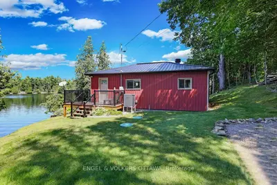 Detached in Frontenac