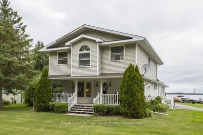 11438c Loyalist Parkway, Prince Edward County, On K0k 2t0