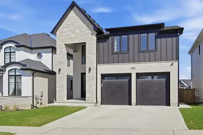 1886 Fountain Grass Drive, London South, On N6k 0k7