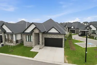 6990 Clayton Walk 11, London South, On N6p 0j2
