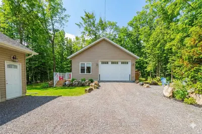 25 Lakeland Avenue, Trent Lakes, On K0l 1j0