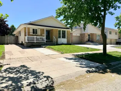 74 Tumbleweed Crescent, London South, On N6e 2n8