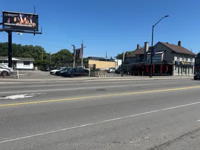 143-159 Montreal Road, Vanier And Kingsview Park, On K1l 6e8
