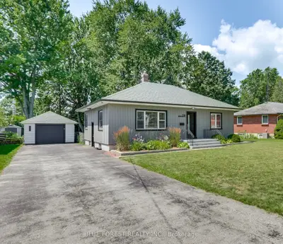 Detached in West Elgin