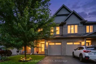 Att/Row/Townhouse in Russell