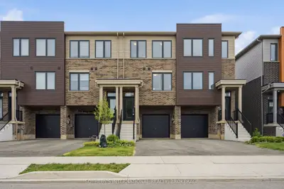 Att/Row/Townhouse in Hamilton