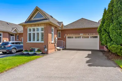 Att/Row/Townhouse in Niagara Falls
