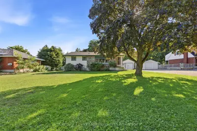 Detached in Woodstock