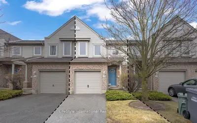 Condo Townhouse in Guelph