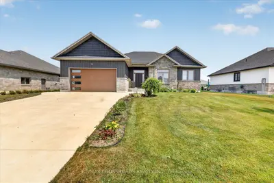 11 Mctavish Crescent, Huron-kinloss, On N0g 2r0