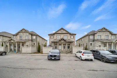 Condo Townhouse in Kitchener