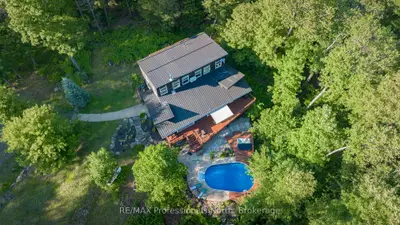 1756 Brunel Road, Huntsville, On P1h 2j3