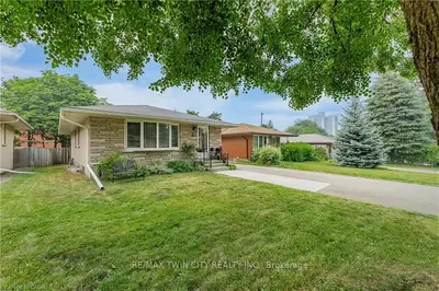111 Kimberly Crescent, Cambridge, On N2e 1c8