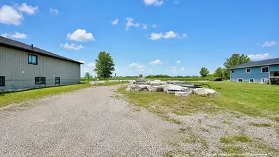 22 Huron Street, Welland, On L3b 5j3