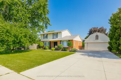212 Livingston Avenue, Grimsby, On L3m 4v8