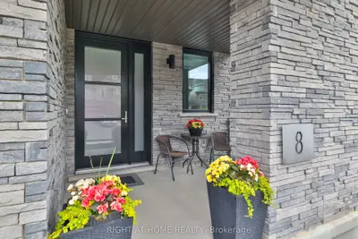 8 Ryder Avenue, Guelph, On N1g 4v5