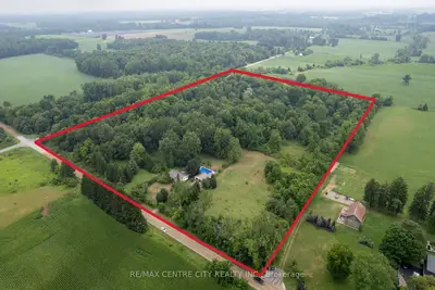 Farm in Strathroy-Caradoc