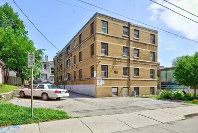 4 Robinson Street 10, Hamilton, On L8p 1y5