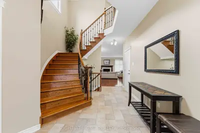 250 Tofino Private, Kanata, On K2m 0b1