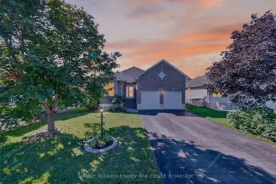 56 Elmdale Drive, Prince Edward County, On K0k 3l0