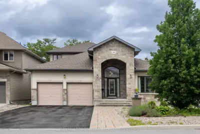 166 GRAINSTONE Way, Kanata, ON K2T 0C7