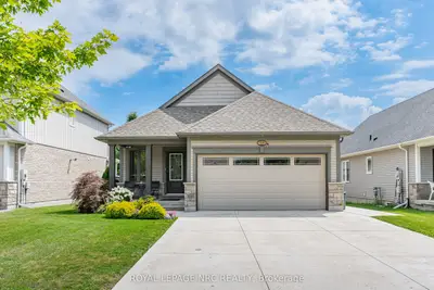 Detached in Thorold